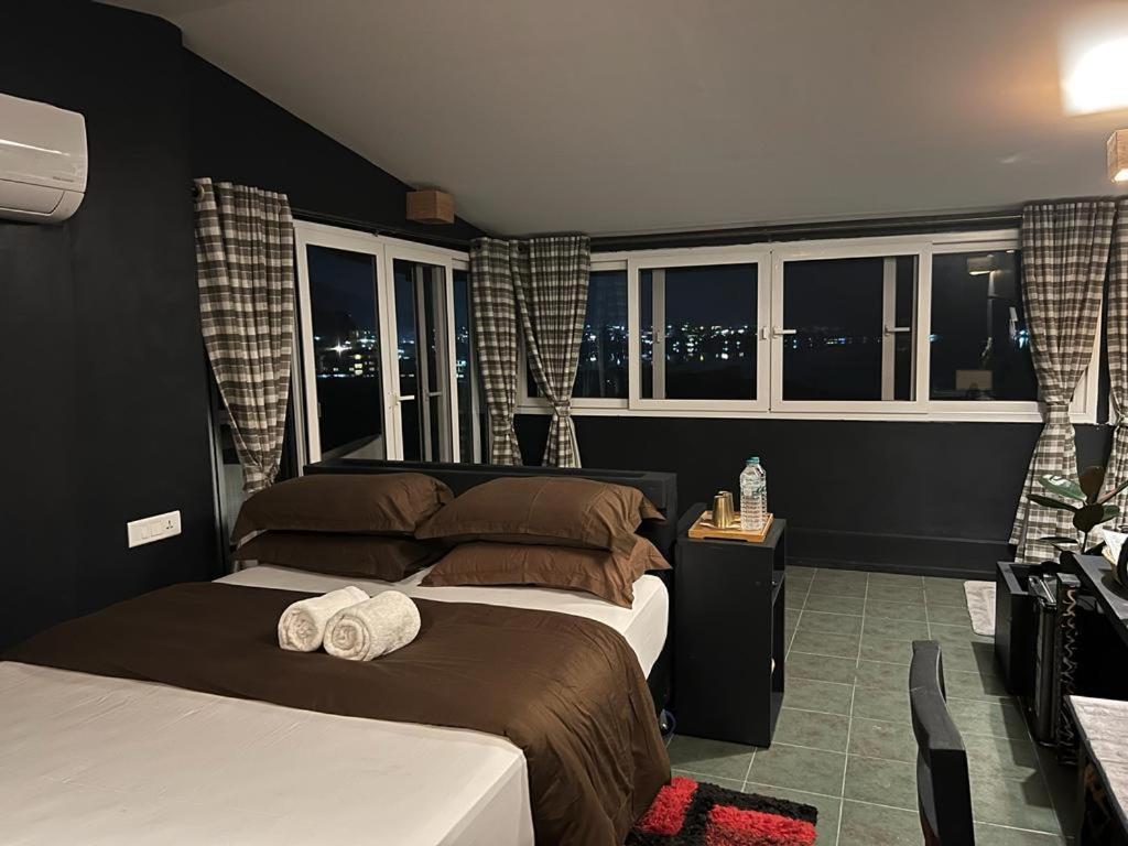 Gusto Accommodation Pokhara Extérieur photo