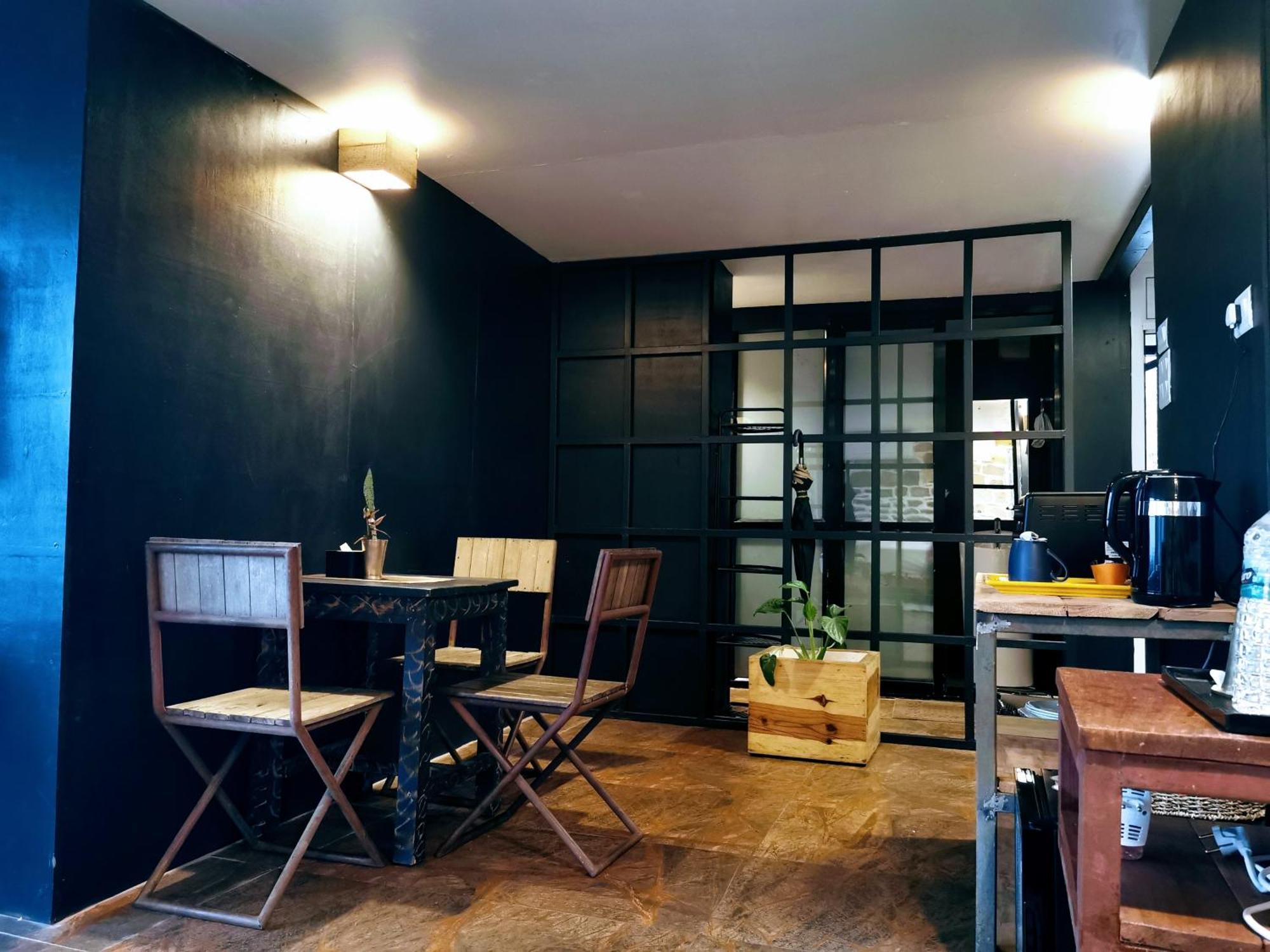 Gusto Accommodation Pokhara Extérieur photo