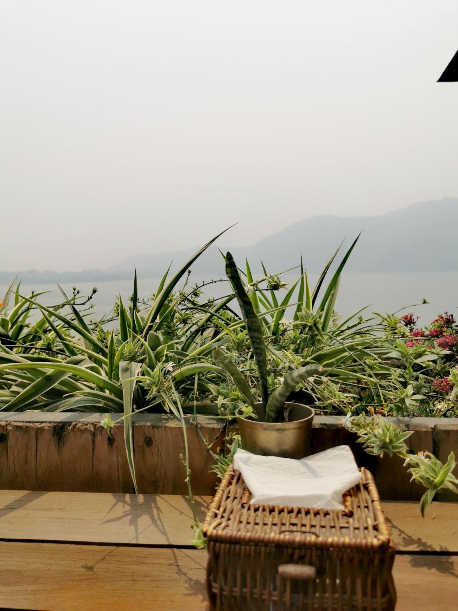 Gusto Accommodation Pokhara Extérieur photo