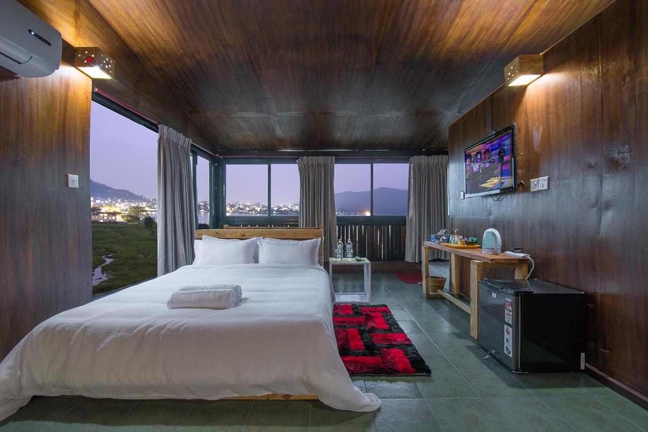 Gusto Accommodation Pokhara Extérieur photo
